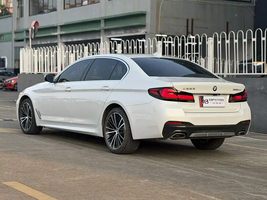 BMW 5 Series — фото 4