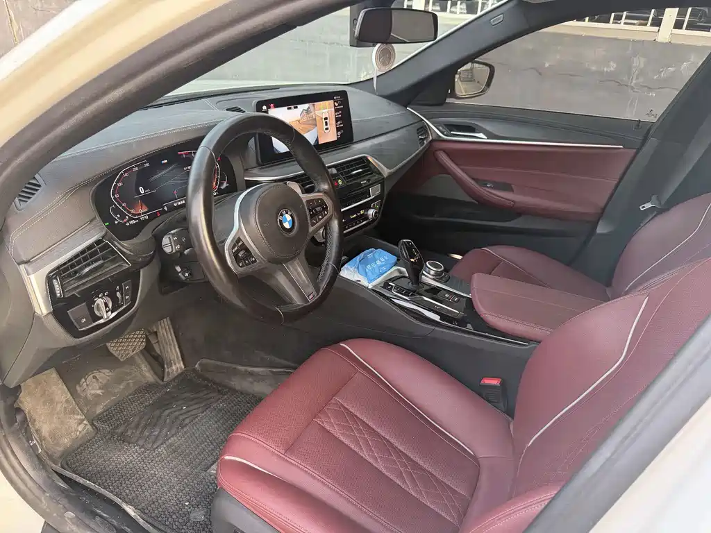 BMW 5 Series — фото 10