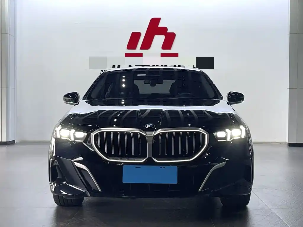 BMW 5 Series — фото 2