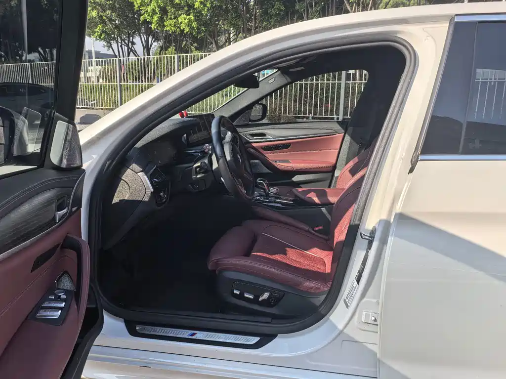 BMW 5 Series — фото 13