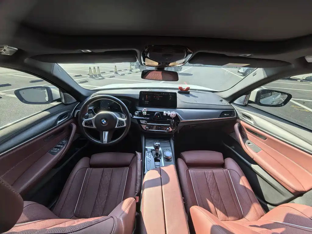 BMW 5 Series — фото 10