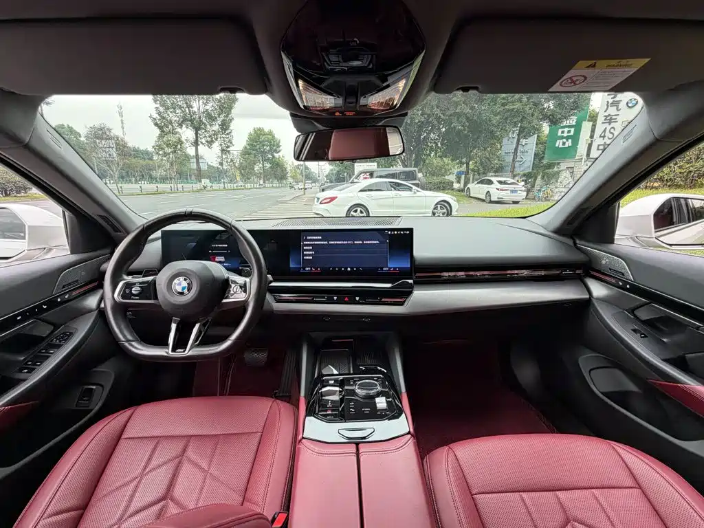 BMW 5 Series — фото 13