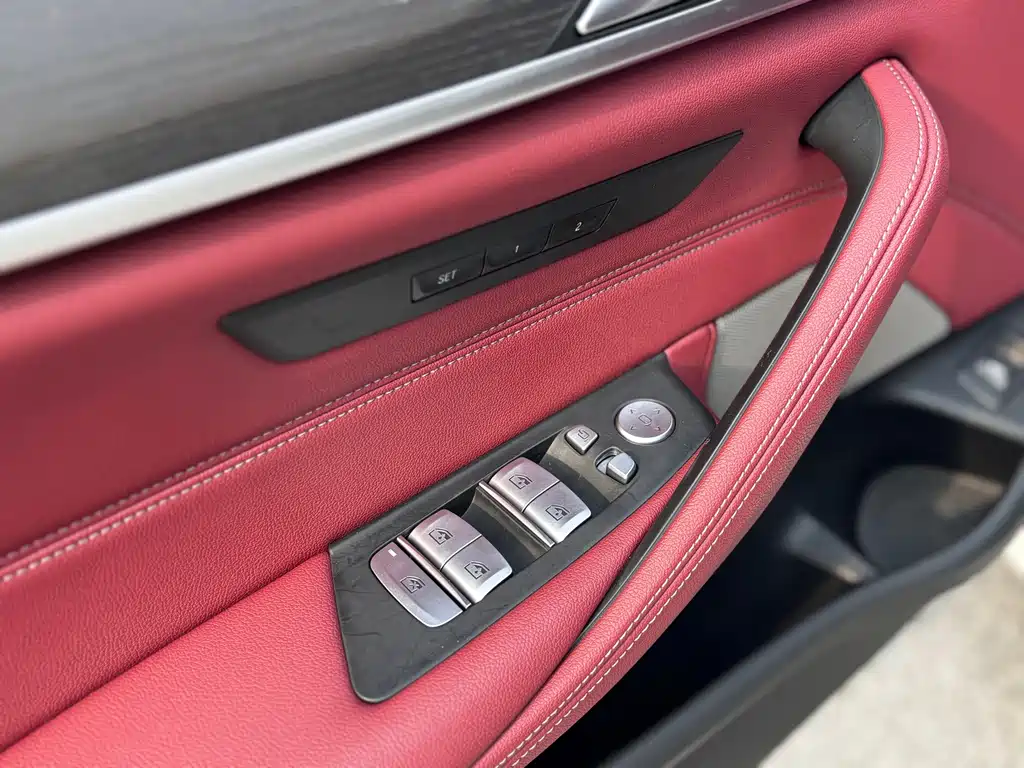 BMW 5 Series — фото 15