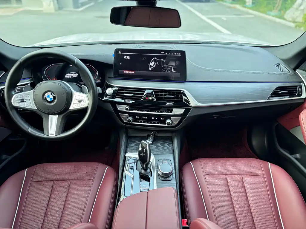 BMW 5 Series — фото 9