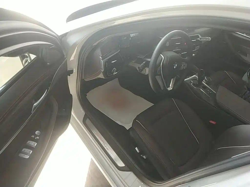 BMW 5 Series — фото 15