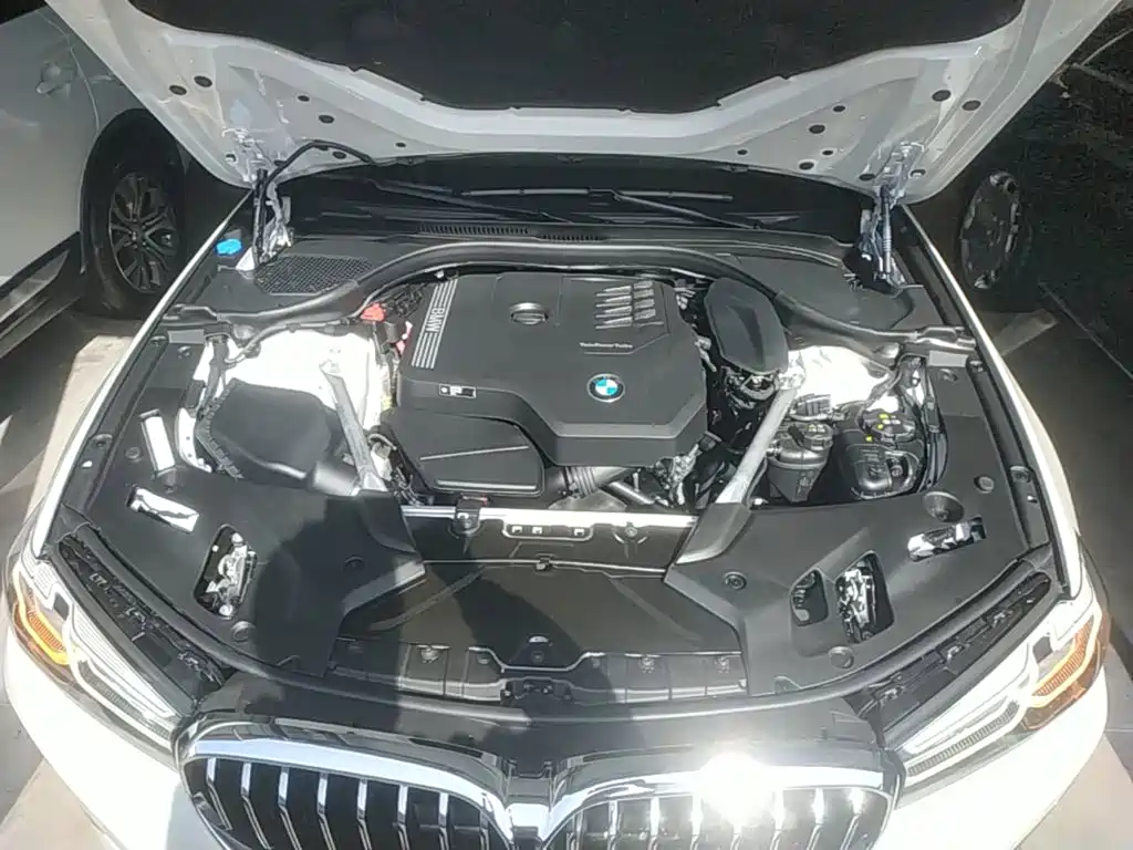 BMW 5 Series — фото 19