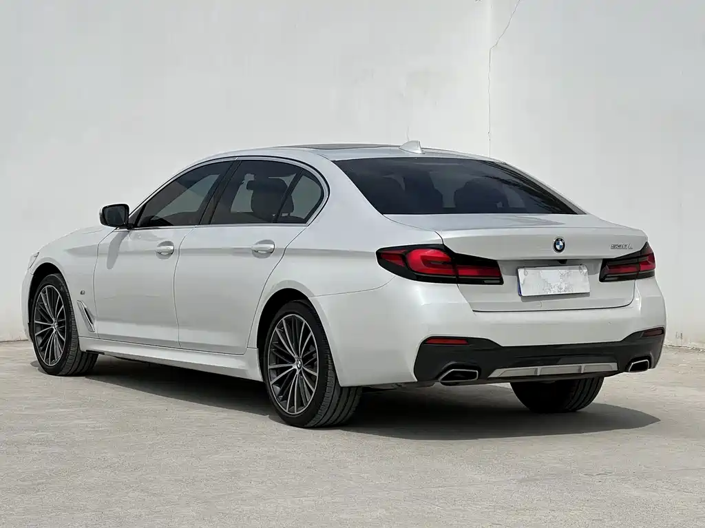 BMW 5 Series — фото 6