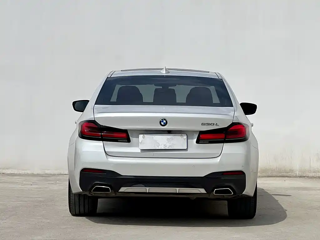 BMW 5 Series — фото 9