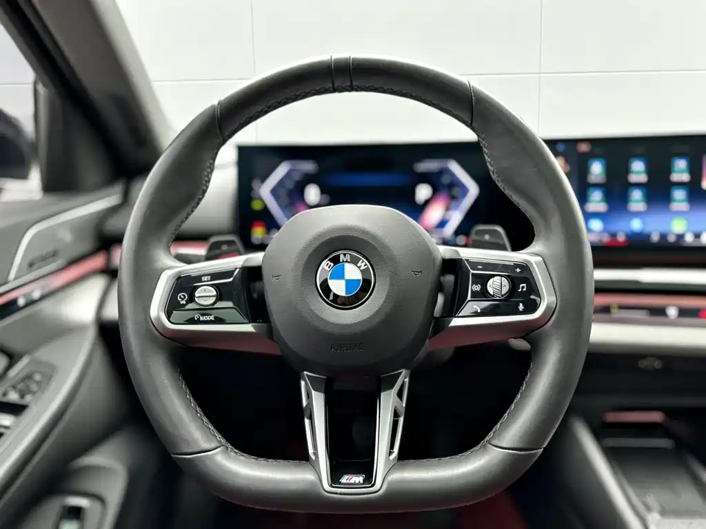 BMW 5 Series — фото 5