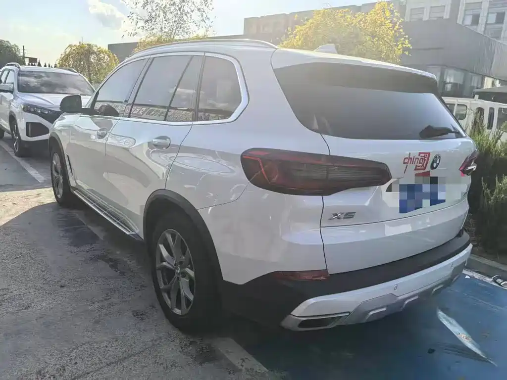 BMW X5 (Import) — фото 2