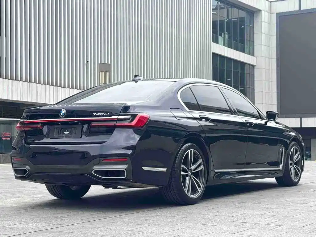 BMW 7 Series — фото 3