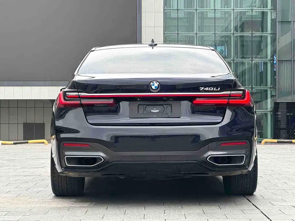 BMW 7 Series — фото 4