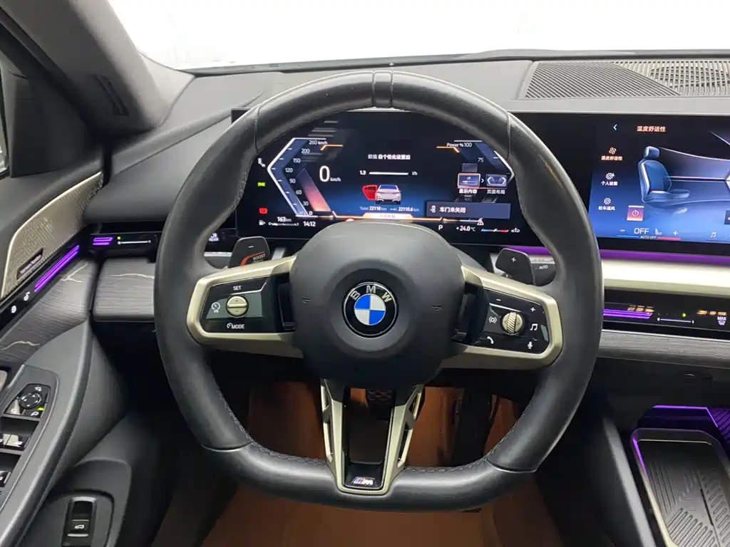 BMW 5 Series — фото 14
