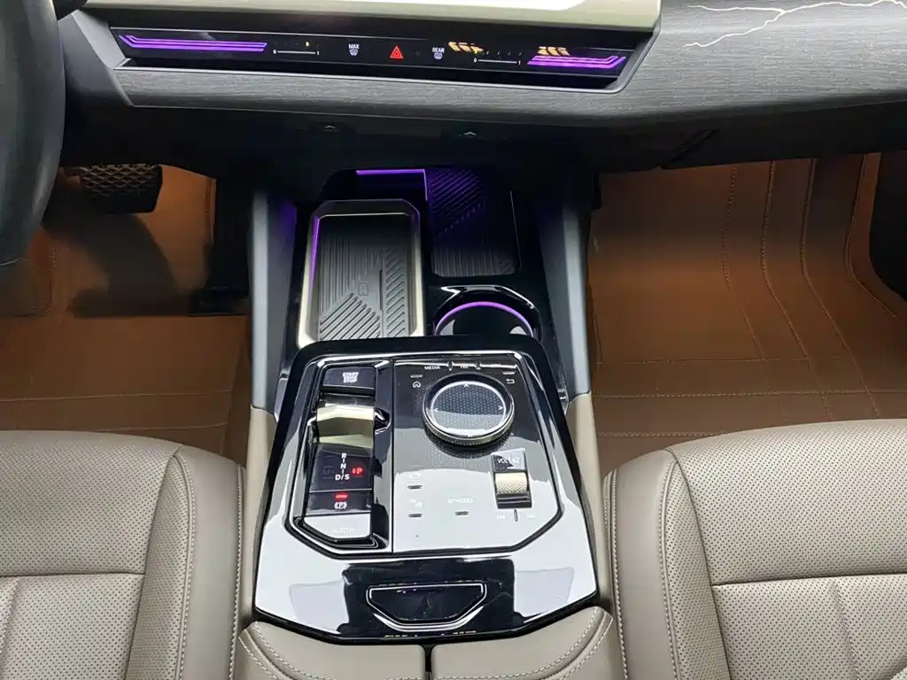 BMW 5 Series — фото 20