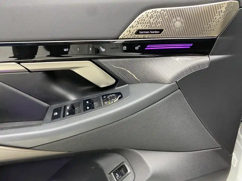 BMW 5 Series — фото 23