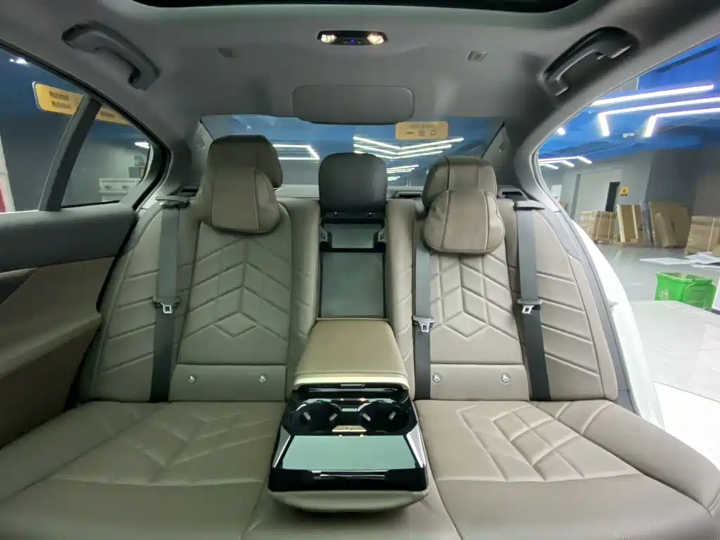 BMW 5 Series — фото 26