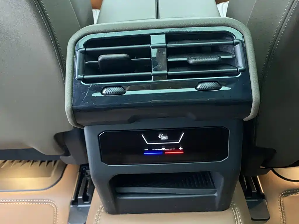 BMW 5 Series — фото 27