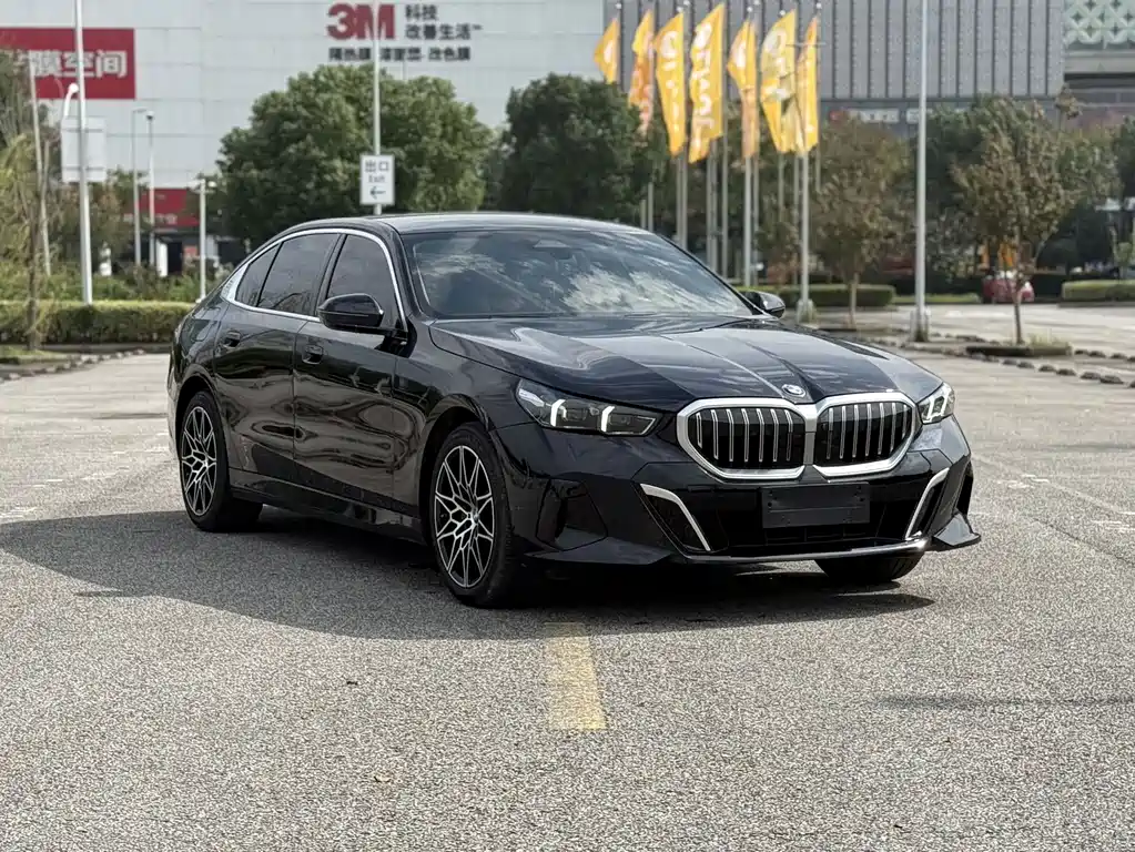 BMW 5 Series — фото 3