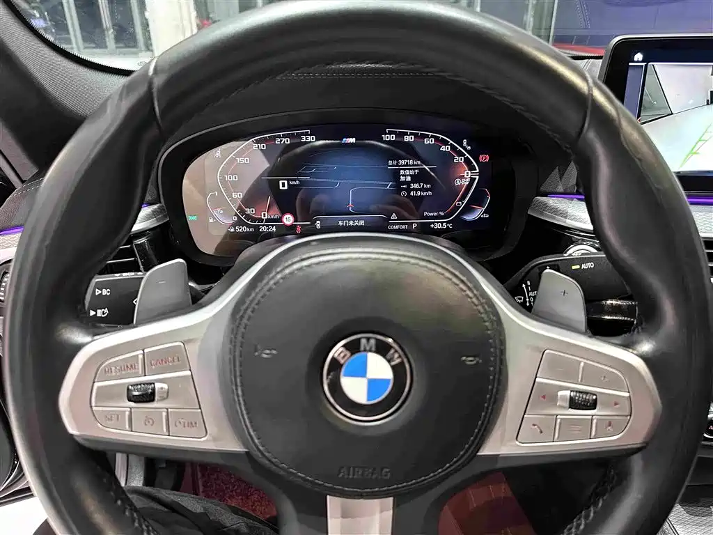 BMW 5 Series — фото 15
