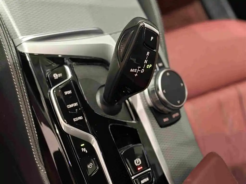 BMW 5 Series — фото 21