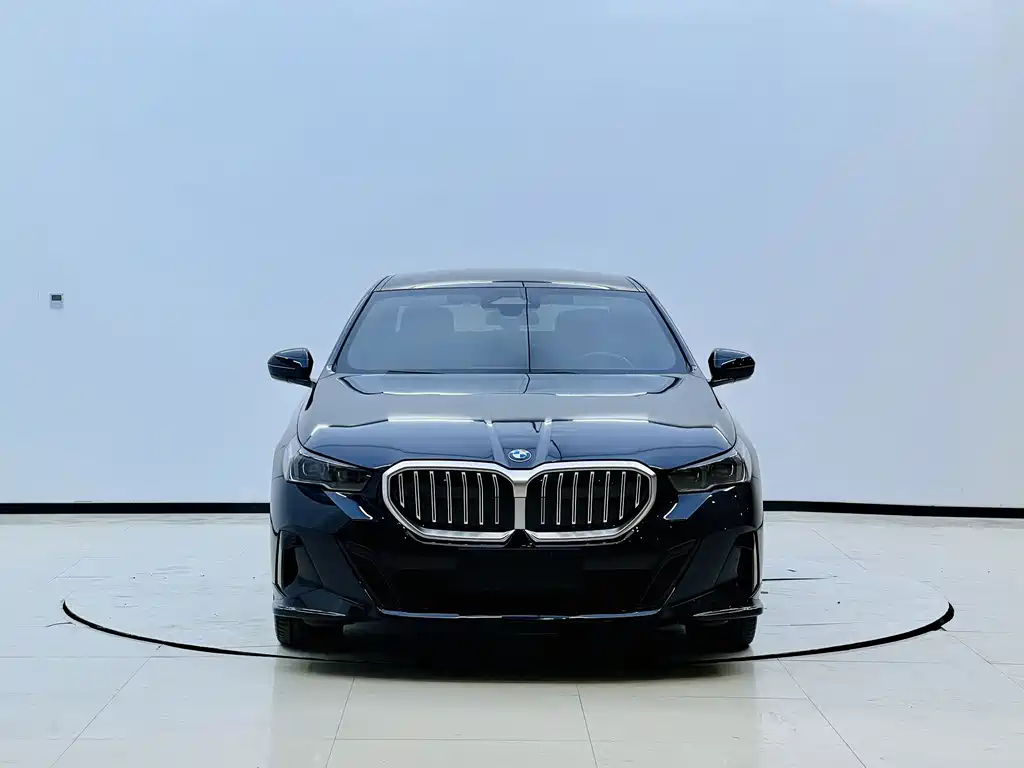 BMW 5 Series (Import) — фото 2