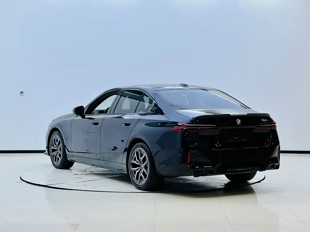 BMW 5 Series (Import) — фото 19