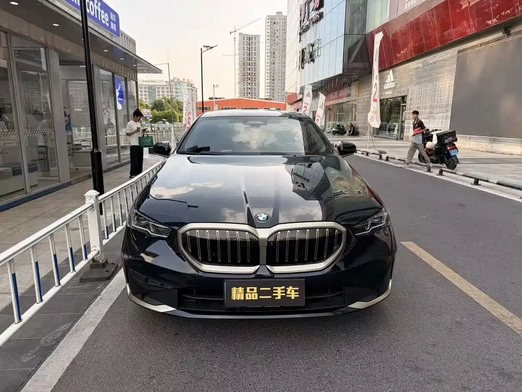 BMW 5 Series — фото 2