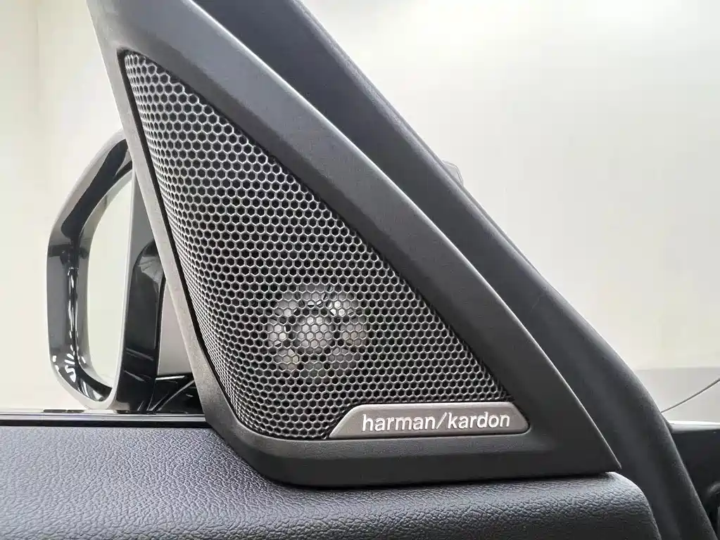BMW M240i — фото 17