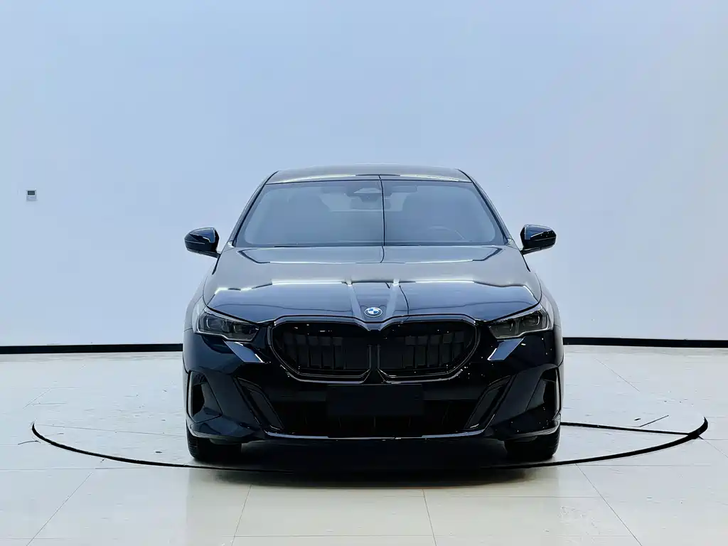 BMW 5 Series — фото 3