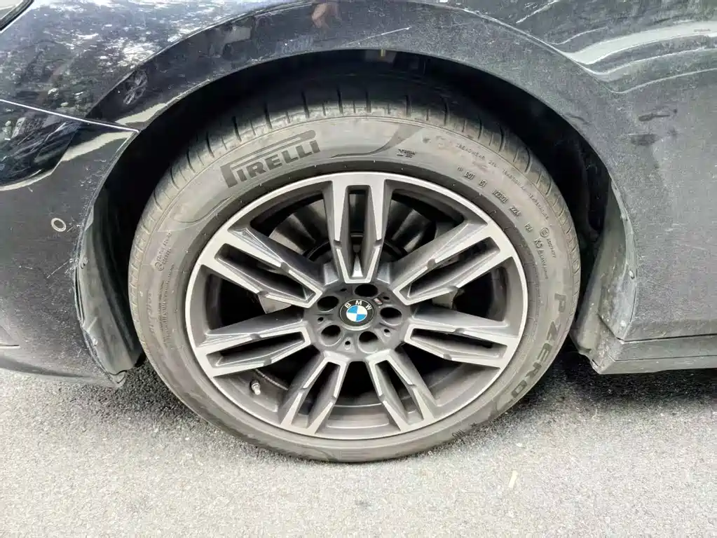 BMW 5 Series — фото 10