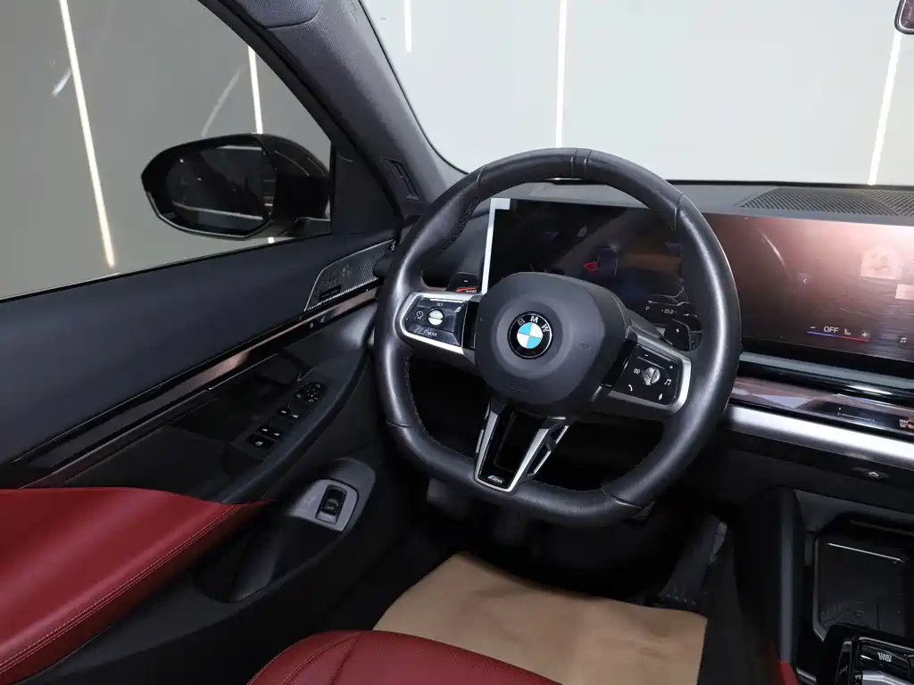 BMW 5 Series — фото 13