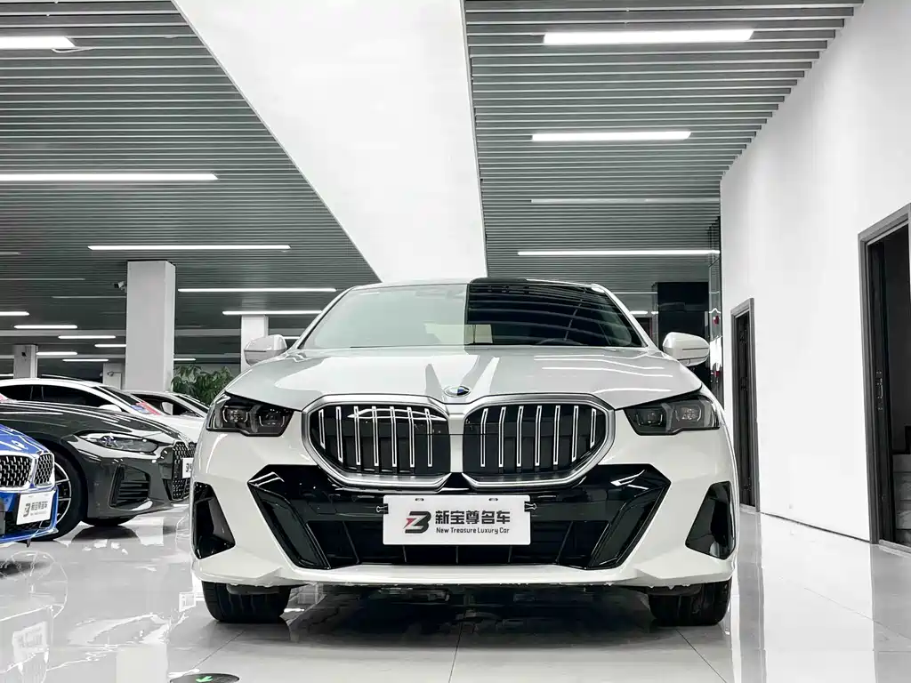 BMW 5 Series — фото 2
