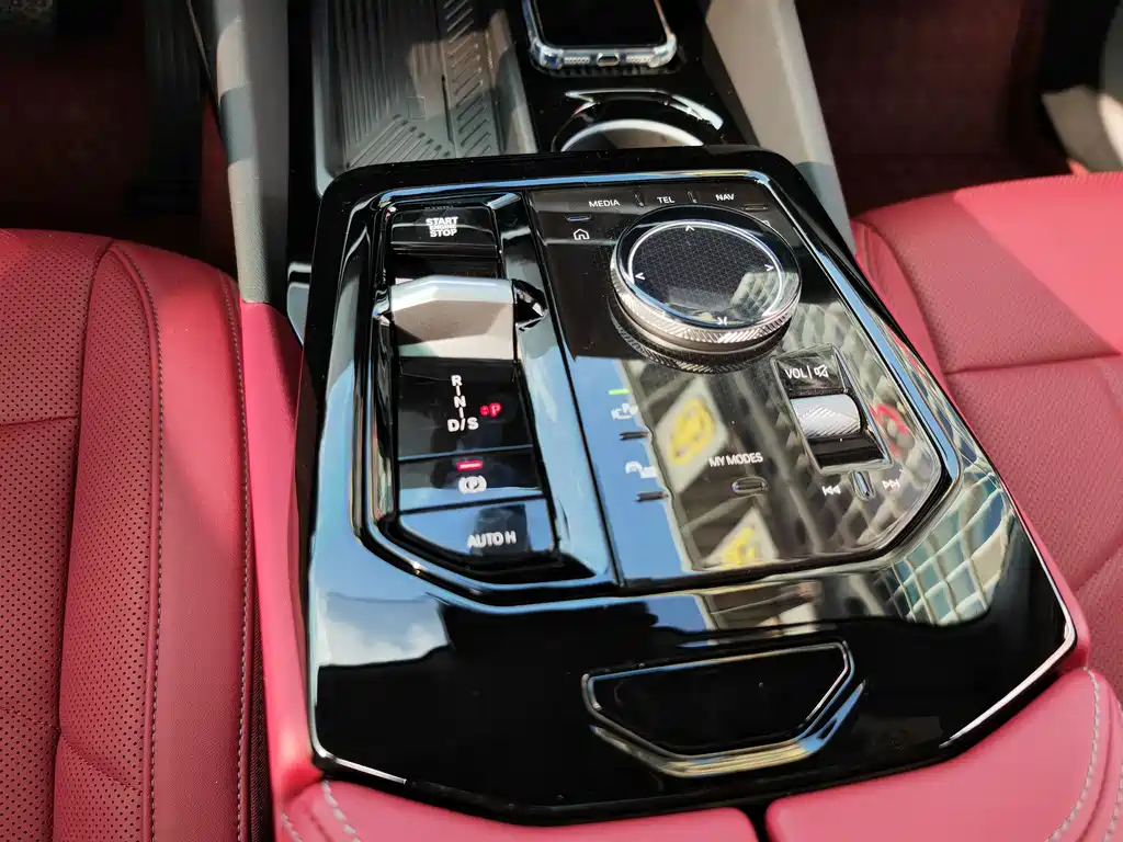BMW 5 Series — фото 13