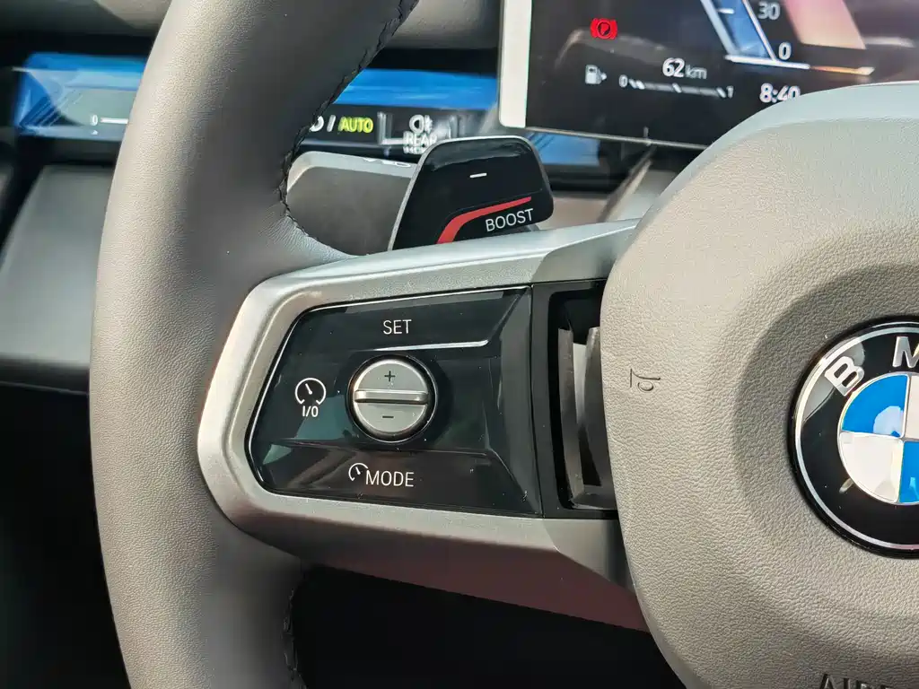 BMW 5 Series — фото 14