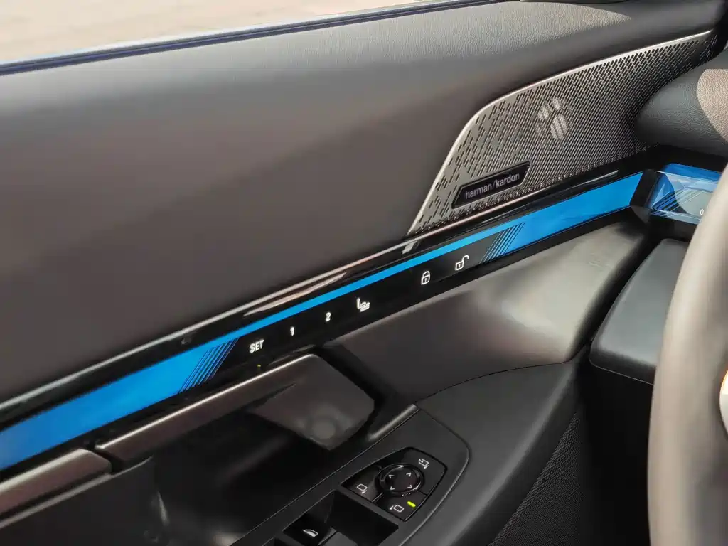 BMW 5 Series — фото 19