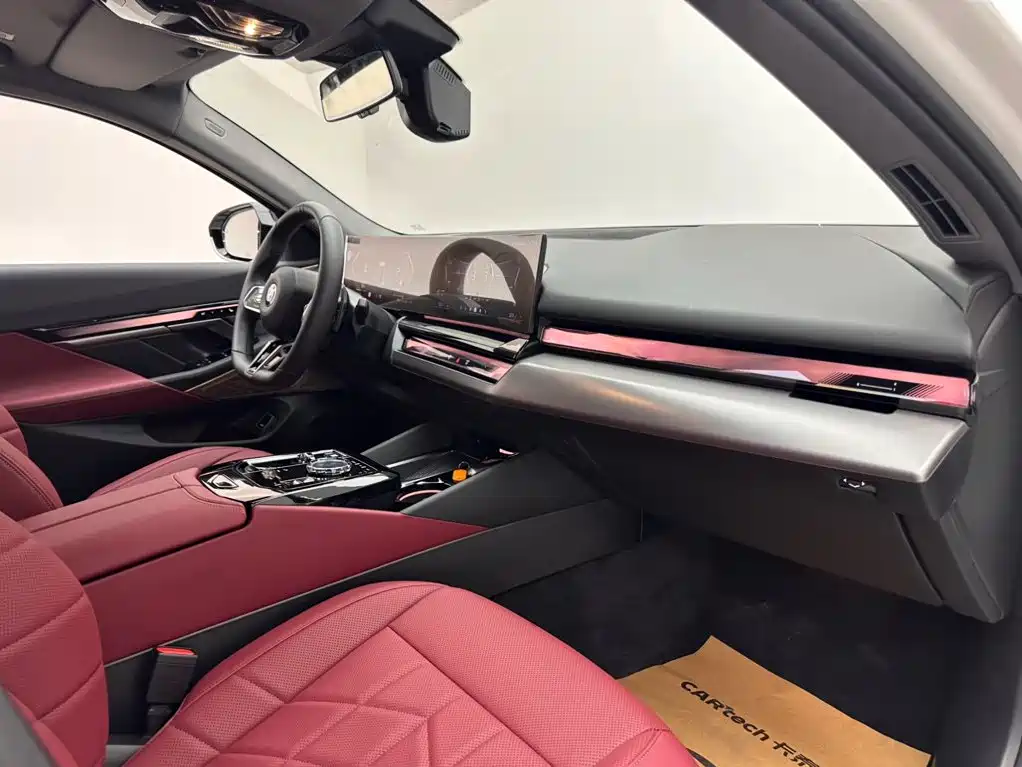 BMW 5 Series — фото 11