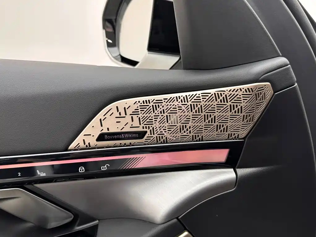 BMW 5 Series — фото 15