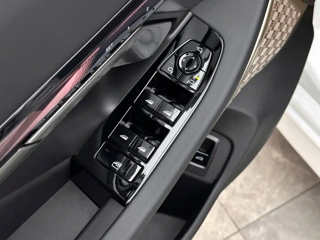 BMW 5 Series — фото 17