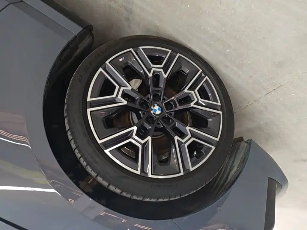 BMW 5 Series — фото 22
