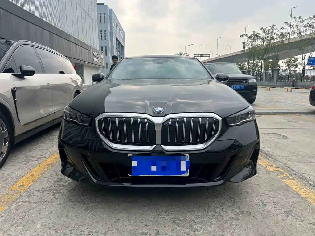 BMW 5 Series — фото 2
