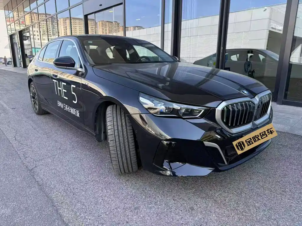 BMW 5 Series — фото 2