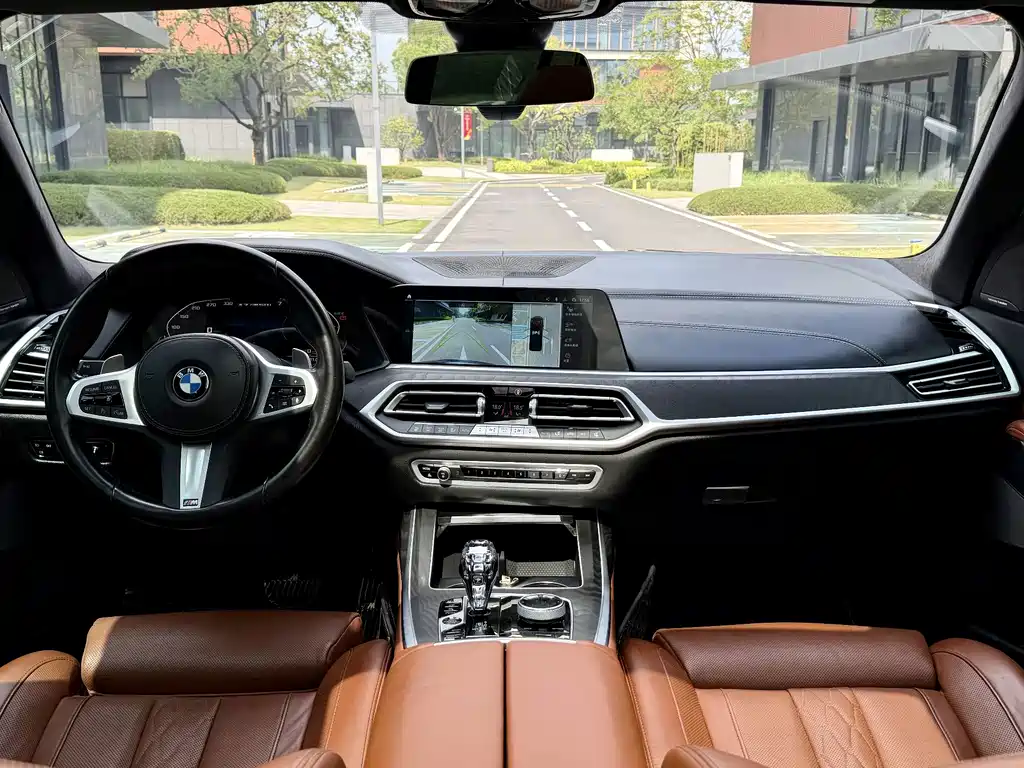 BMW X7 — фото 11