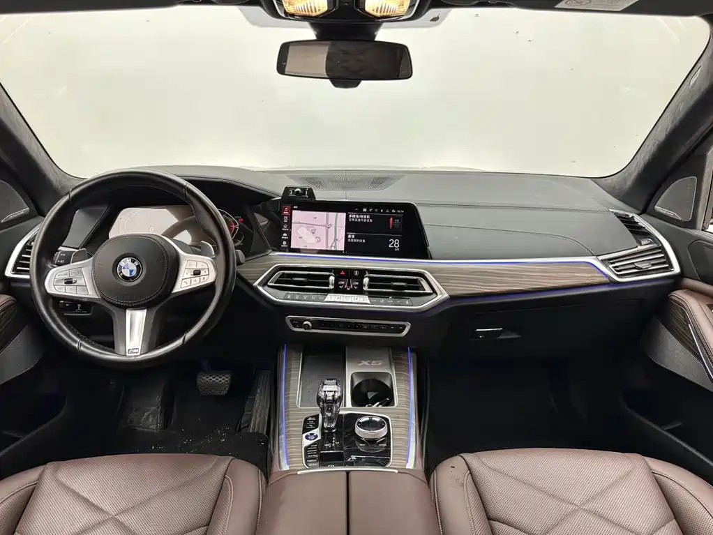 BMW X5 — фото 10