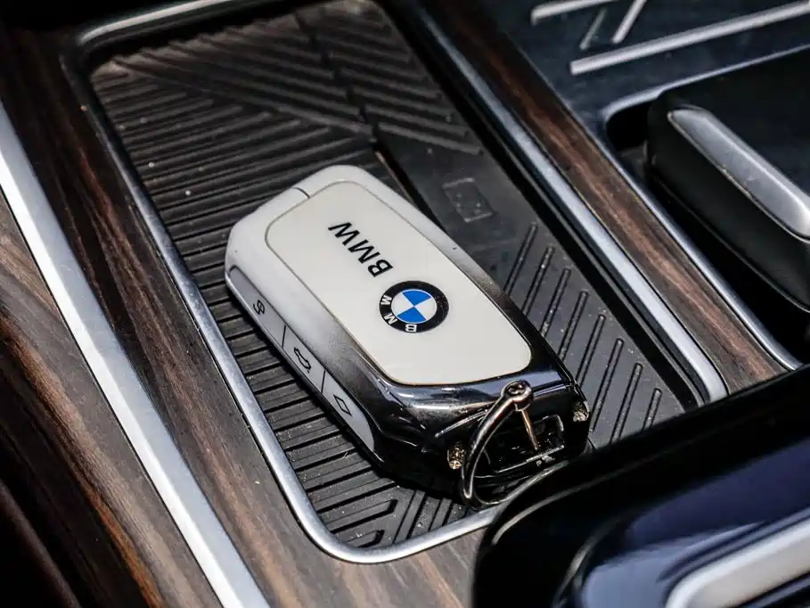 BMW 7 Series — фото 19