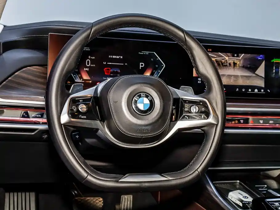 BMW 7 Series — фото 23