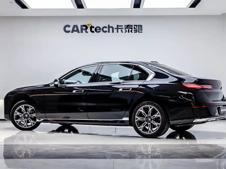 BMW 7 Series — фото 4