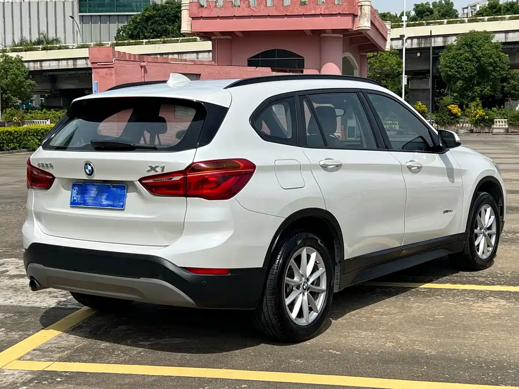 BMW X1 — фото 5