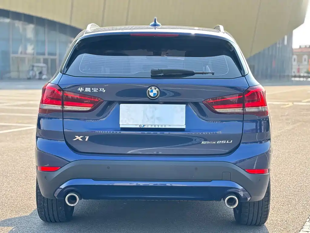 BMW X1 — фото 9