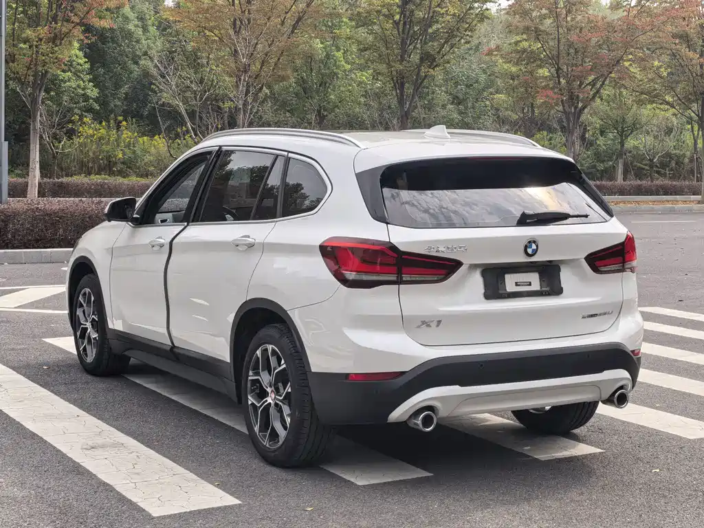 BMW X1 — фото 9