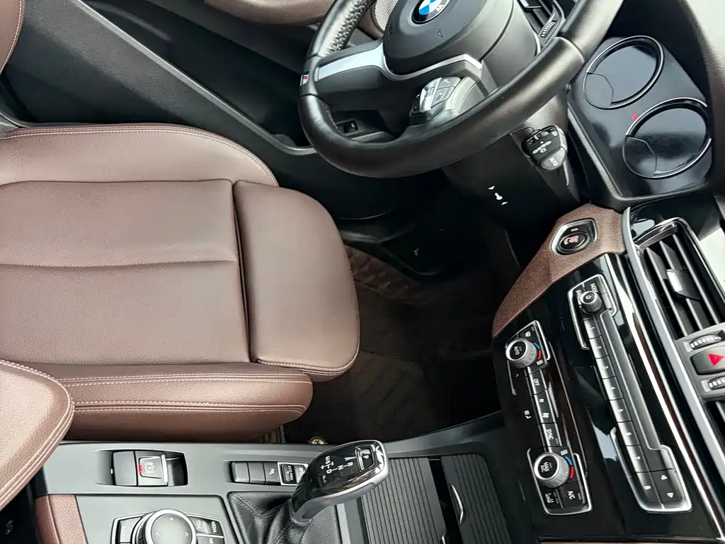 BMW X1 — фото 11